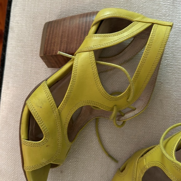 Stack heel - Picture 2 of 3